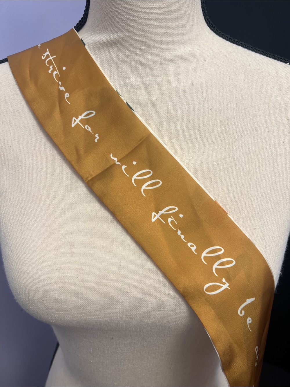 Vintage Style Persimmons Print Neck Scarf - Cream/Gold - Picture 2 of 3